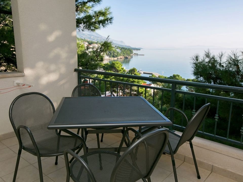 Ferien-Zimmer mit Terrasse - Brela