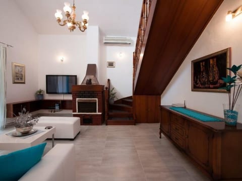 Charmante Villa Layla mit Meerblick und Pool