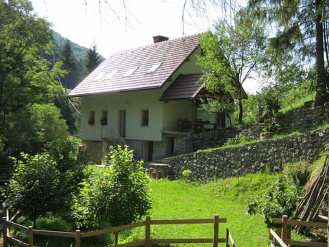 Geräumiges Ferienhaus inmitten der Natur