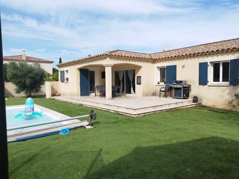 Charmantes Haus mit Pool und Garten