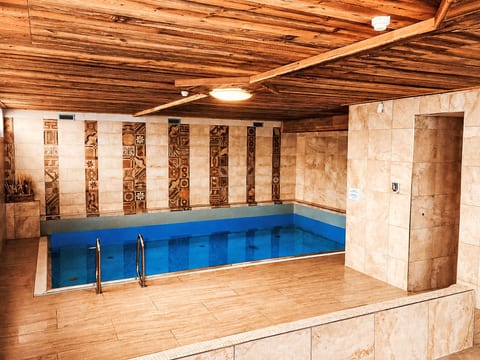 Pool Indoor