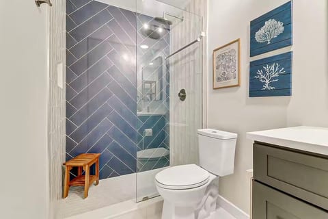 gorgeous stand up shower