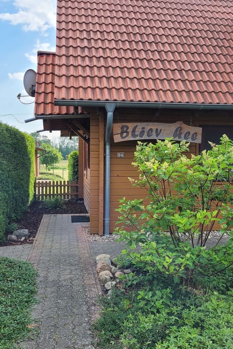 mit Terrasse