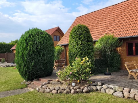 mit Terrasse