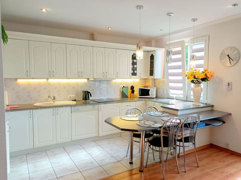 Appartement in Nowe Miasto mit Garten