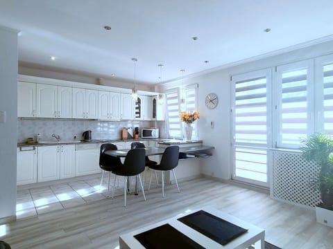 Appartement in Nowe Miasto mit Garten