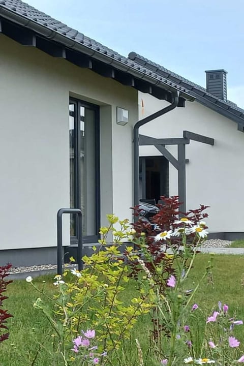 in Tupadły mit Grill und Terrasse