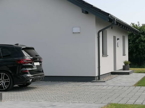 in Tupadły mit Grill und Terrasse