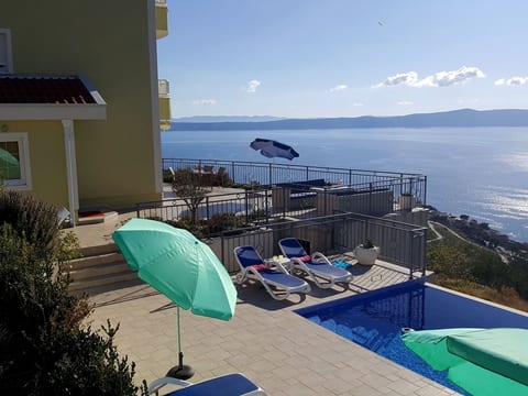 Villa "Lilly" mit Infinity-Pool