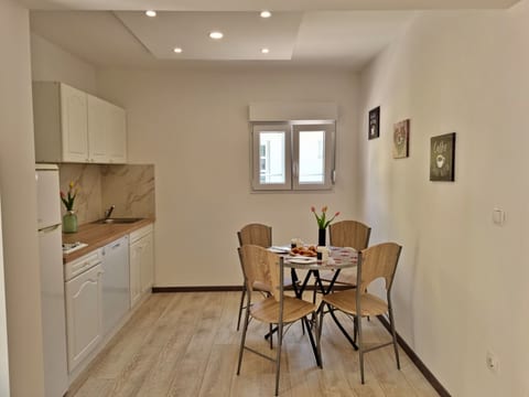 Superior Ein-Schlafzimmer-Wohnung DaMa Bakota