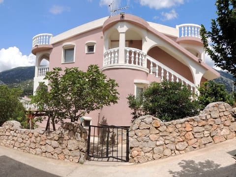 Wohnung "Tea" mit Garten, Grill und Terrasse
