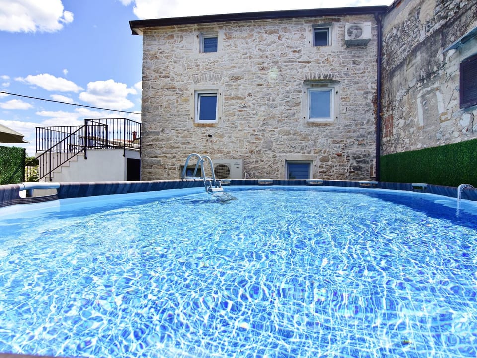 Komfortable Wohnung mit Pool in der Nähe von Umag - Juricani