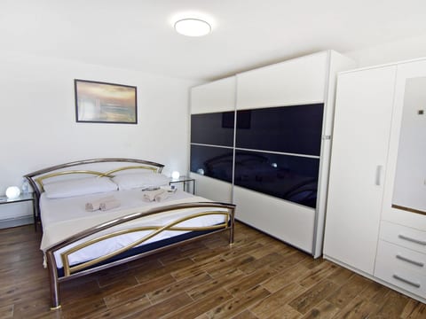 Komfortable Wohnung mit Pool in der Nähe von Umag