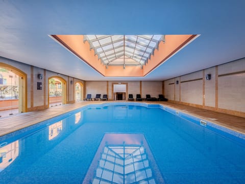 Pool Indoor
