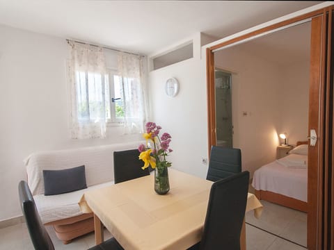 Studio-Wohnung "Olia Studio" mit Terrasse