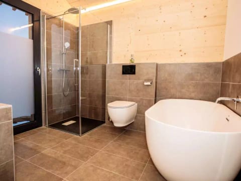 Premium mit 5 Schlafzimmern, Sauna &Pool