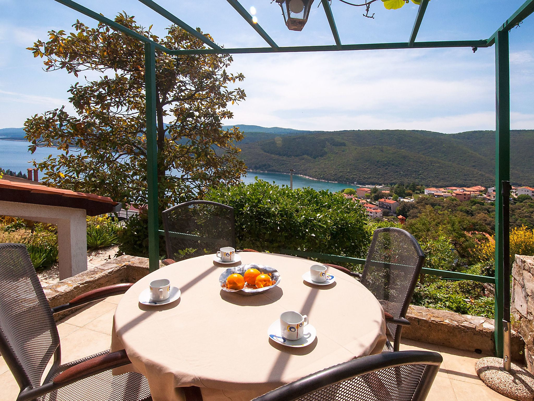 Wohnung "Olia Orange" mit Terrasse