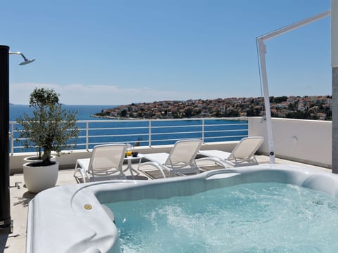 "Villa Anadea" mit Whirlpool