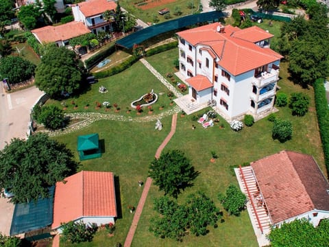 Villa Linet 3