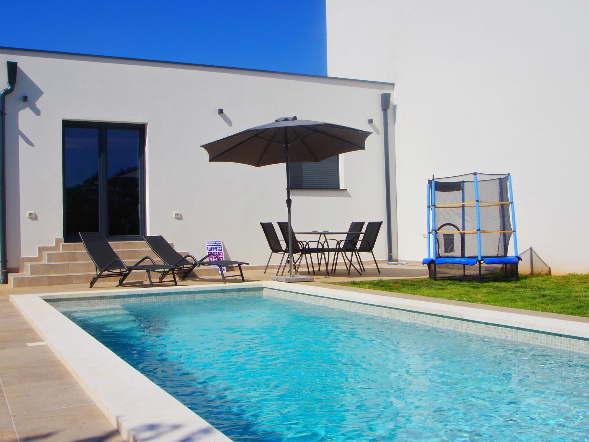 Ferienhaus, privater Pool, Dorf Šišan