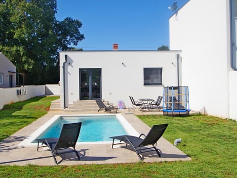 Ferienhaus, privater Pool, Dorf Šišan