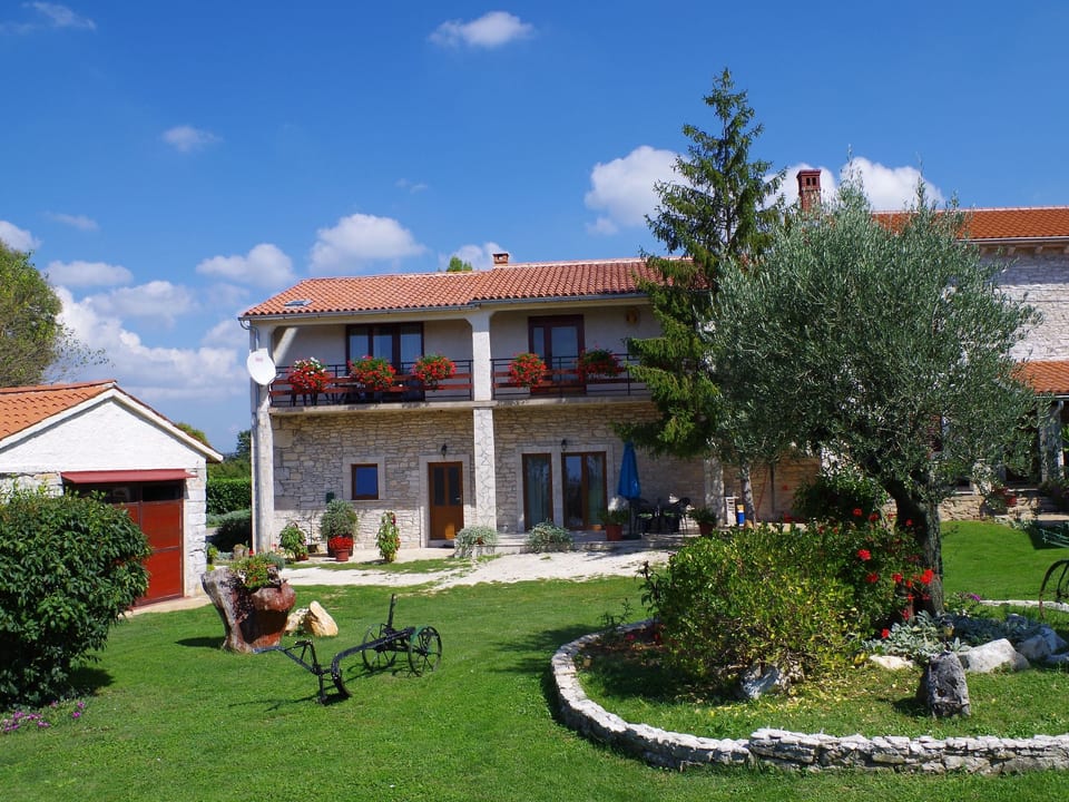 in un pittoresco villaggio istriano - Barban