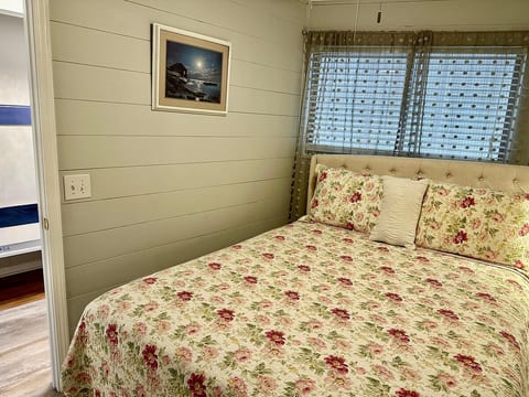 Coastal Blue – Oceanview Condo in the Heart of Hil image 5
