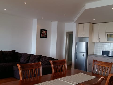 Geräumiges Ferienwohnung im Erdgeschoss mit zwei Schlafzimmern für sechs Person