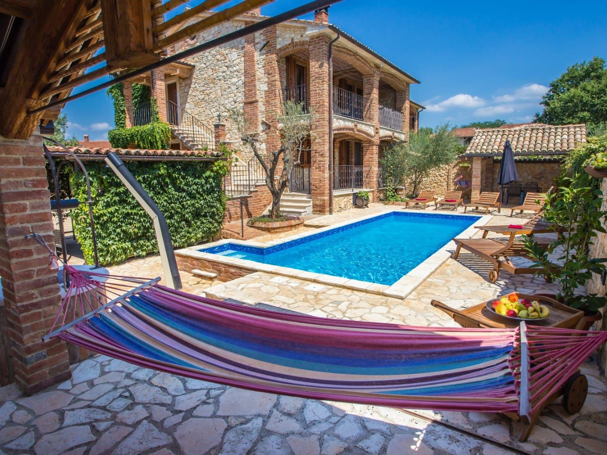 Andre Wohnung mit Pool