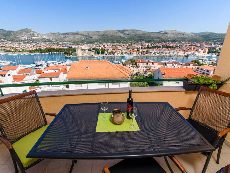 Wohnung mit Blick auf das Wasser - Trogir