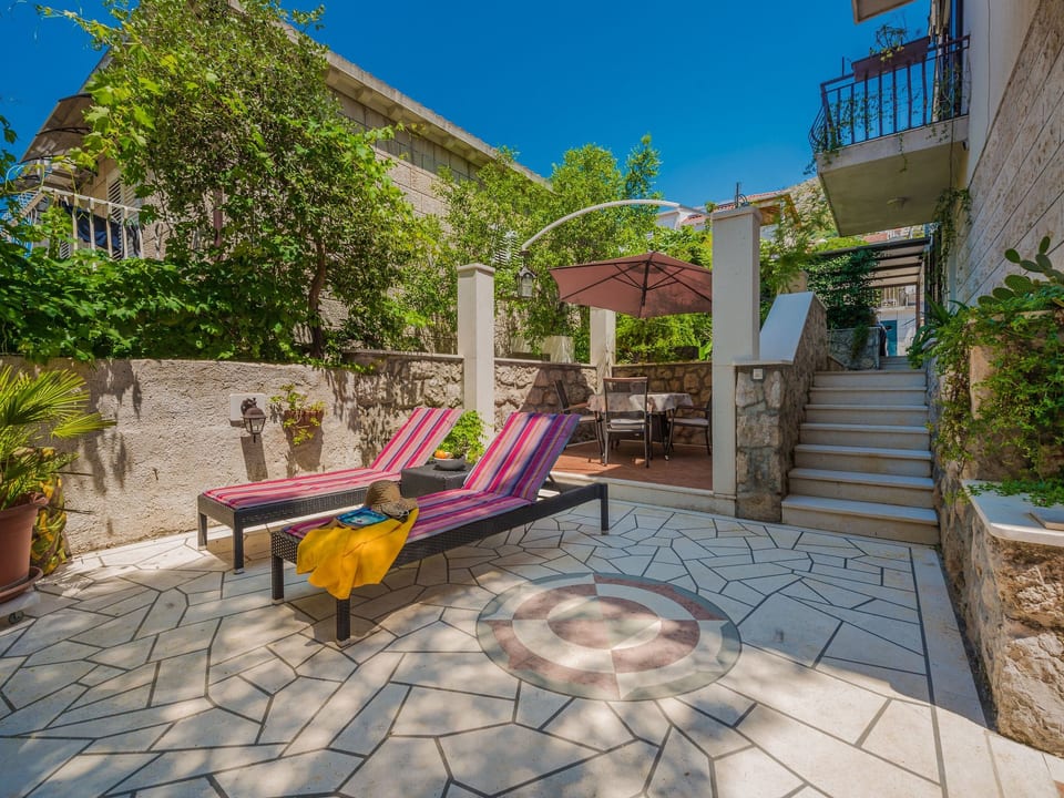 Ivona con terraza y ducha exterior - Dubrovnik
