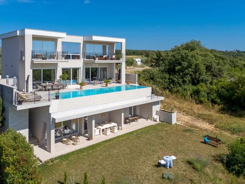 Ferienvilla "Monte Bibali" mit Infinity-Pool
