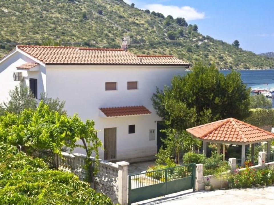 Apartamento Ivka 1 con vista al agua - Rogoznica