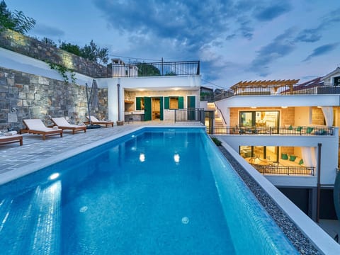 Wunderschön gestaltete Villa Mladenka in Suhi Potok