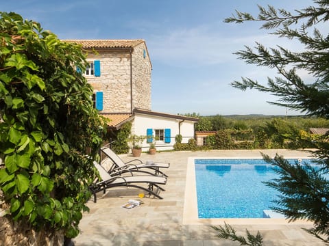 Villa Flavia Traditionelles Steinhaus mit Pool