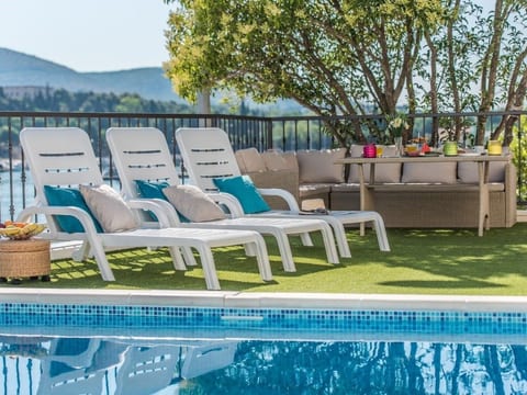 Villa Mandalina mit Pool und herrlichem Meerblick
