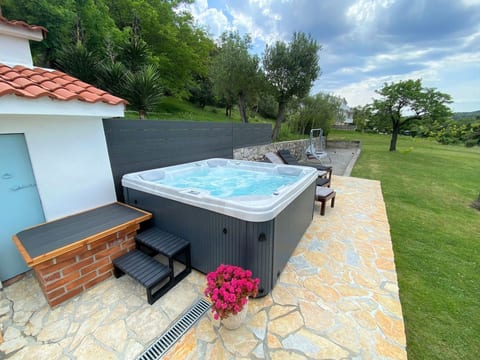 Tolles Ferienhaus in Supetarska Draga mit Garten