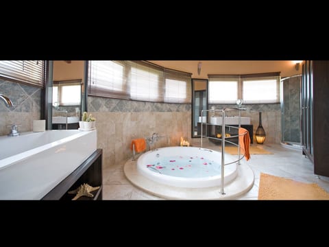 Villa "Priviledge" mit Garten, Grill und Terrasse