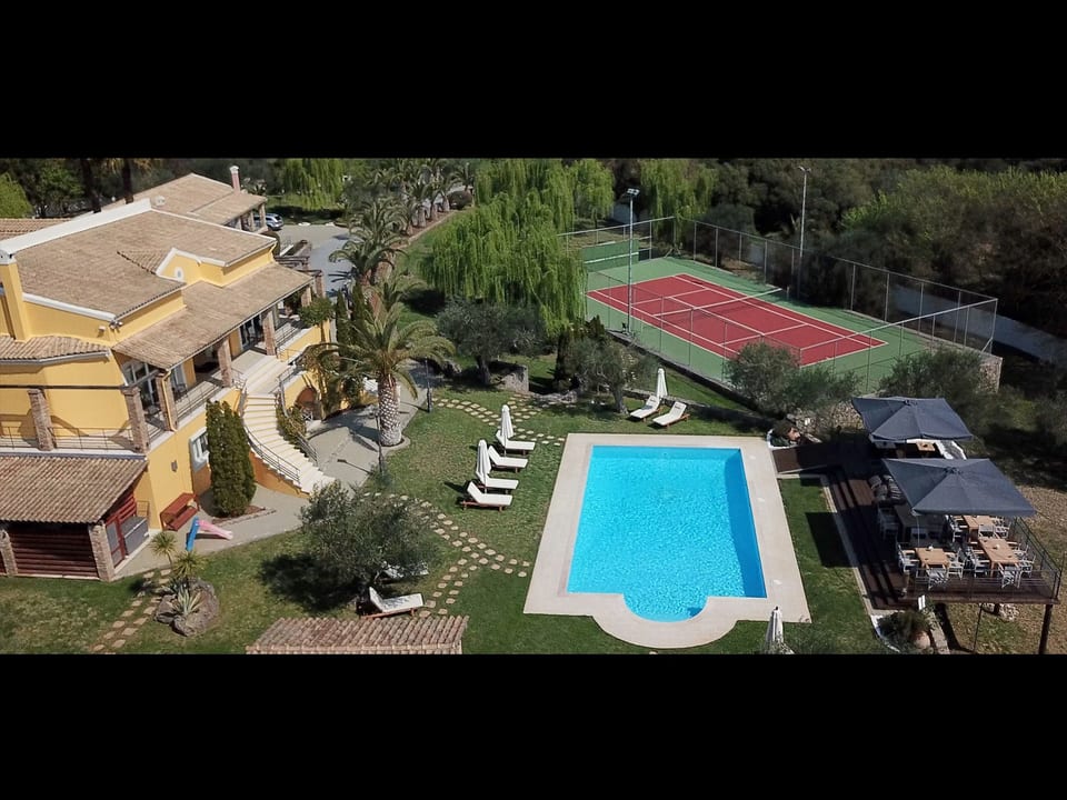 Villa Priviledge mit Garten, Grill und Terrasse - Acharavi