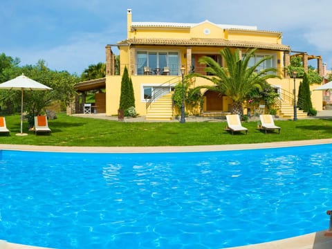 Villa "Priviledge" mit Garten, Grill und Terrasse