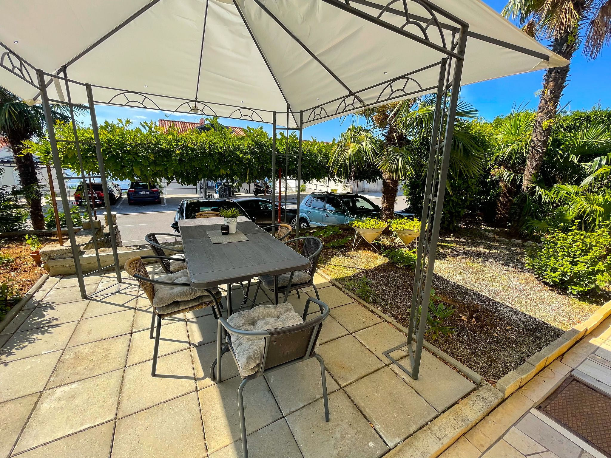 Appartement in Dramalj mit Grill und Terrasse
