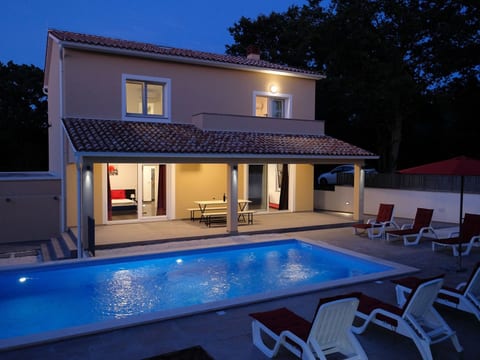 Newly built (2018), fully detached holiday villa with a private swimming pool