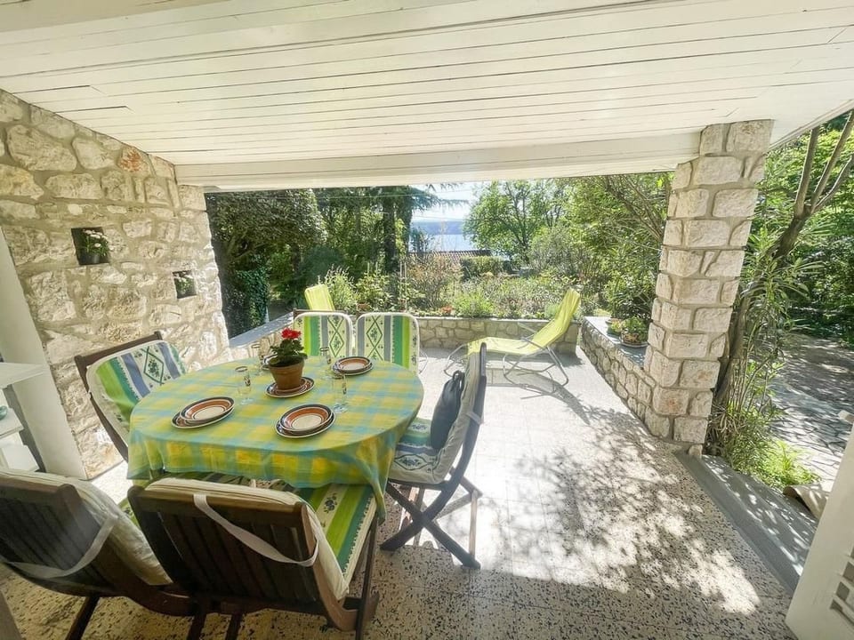 à Jadranovo avec terrasse et barbecue - Crikvenica