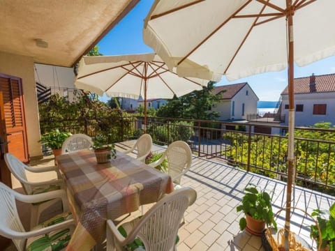 Appartement in Dramalj mit Privater Terrasse