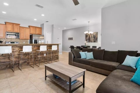 Enough space for the whole family to play games, watch TV or relax after a day in the parks.