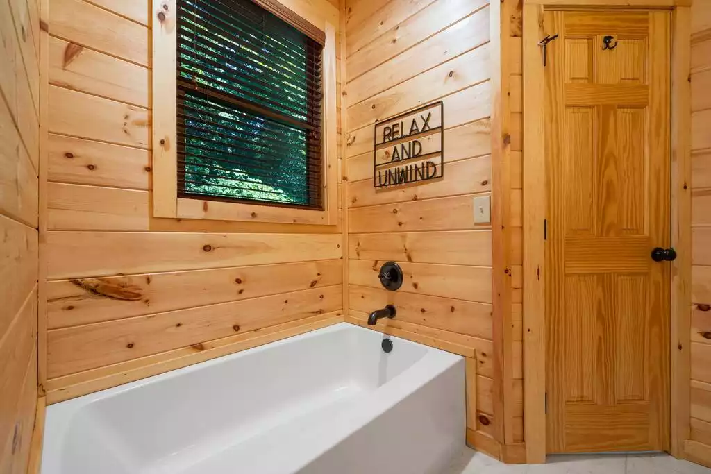 Soaking tub (no jets here, but our hot tub has plenty!) - Secluded, Panoramic VIEWS, Hot Tub, Game Room - Sevierville