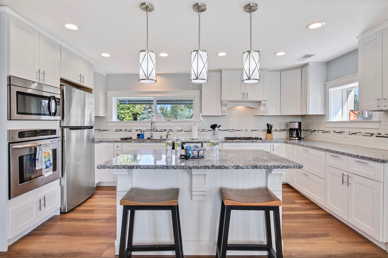 northside-cozy-updated-farmhouse/