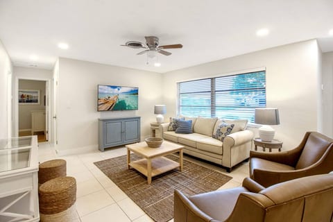Indian Rocks Beach only 2.5 miles - 4 bed & 2 bath