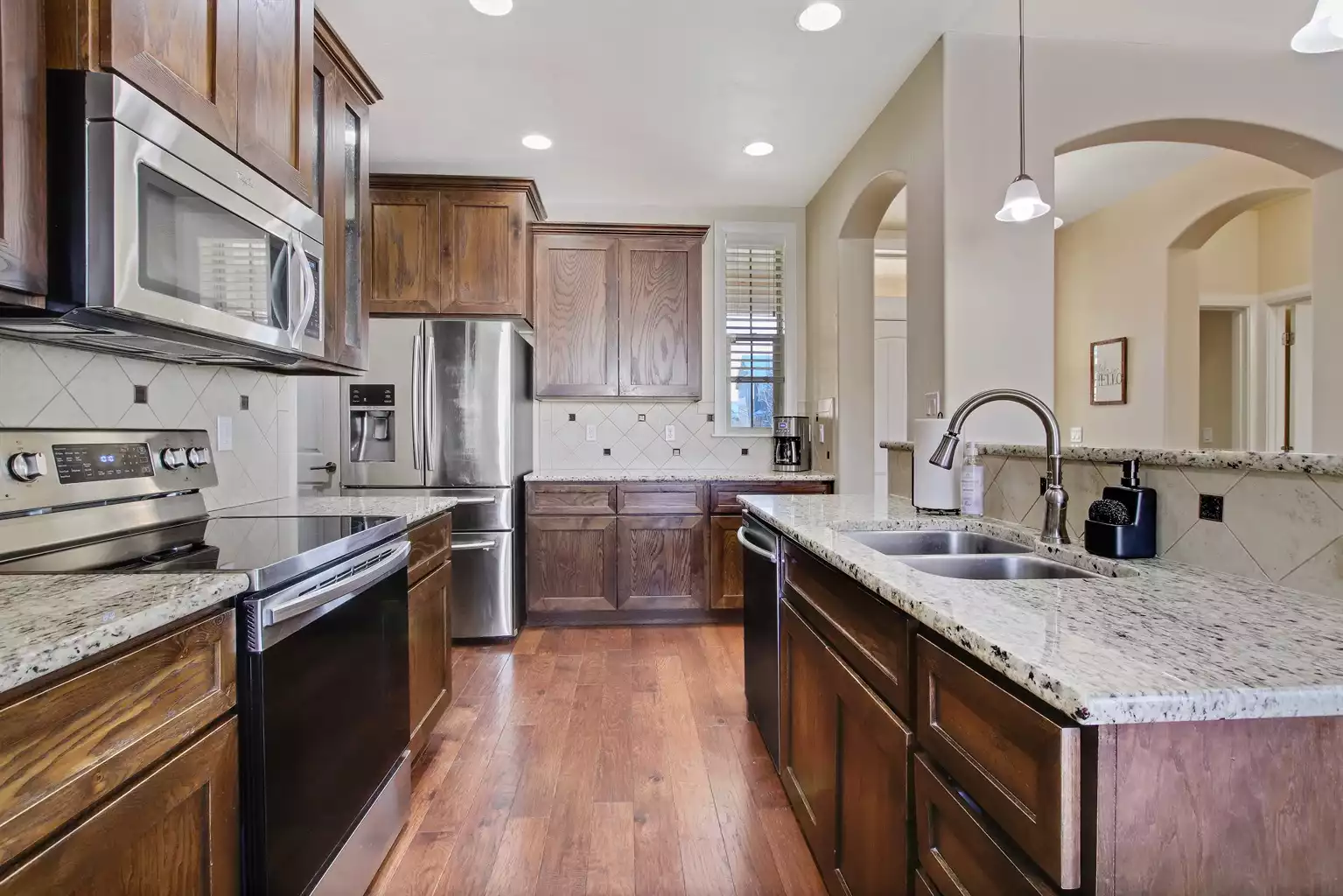 beautiful-5-bedroom-home-with-hot-tub-sleeps-16/