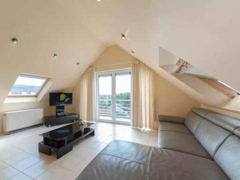 Goldsands II 402 Top floor with parking